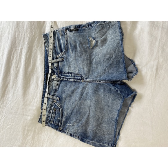 Silver Jeans Avery Short Size 30 - Picture 4 of 8